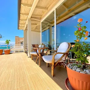 Eka Luxury Two-bedroom Seaview Apartament